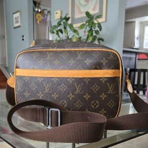 LOUIS VUITTON MONOGRAM  Messenger Bag